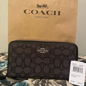 Coach Signature Accordion Zio Wallet